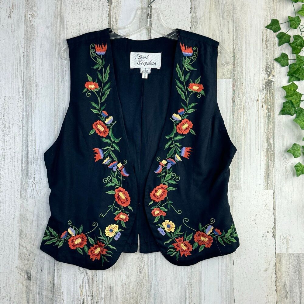 Sarah elizabeth Embroidered floral vest size 8